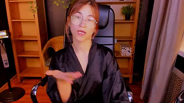 Moon13152 online show from September 28, 2025, 7:19 pm