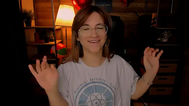 Moon13152 online show from October 8, 2025, 7:55 pm