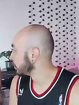 hotlatin92 online show from December 12, 2024, 12:44 pm