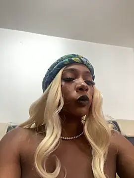 TIFFANYYSTAR online show from September 27, 2025, 4:12 pm