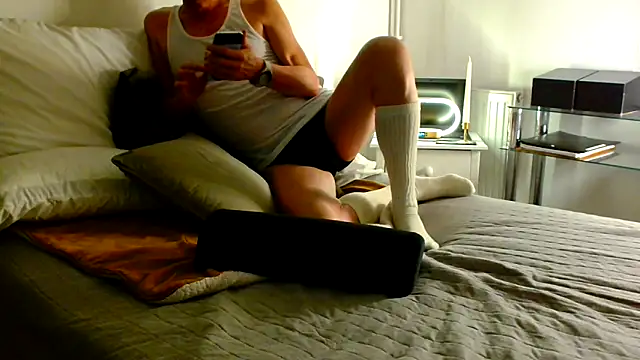 ImYourXtoy online show from February 13, 2026, 7:43 pm