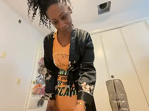Snapshot of wynterheat chatting on January 11, 2025, 3:52 pm wynterheat online show from January 11, 2025, 3:52 pm