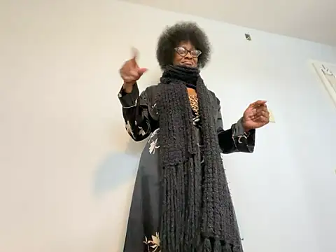 Snapshot of wynterheat chatting on January 17, 2025, 6:44 pm wynterheat online show from January 17, 2025, 6:44 pm