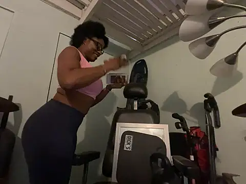 Snapshot of wynterheat chatting on January 21, 2025, 12:57 am wynterheat online show from January 21, 2025, 12:57 am