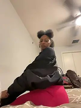 Snapshot of wynterheat chatting on January 24, 2025, 12:31 pm wynterheat online show from January 24, 2025, 12:31 pm