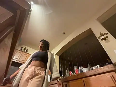 Snapshot of wynterheat chatting on March 5, 2025, 8:21 am wynterheat online show from March 5, 2025, 8:21 am