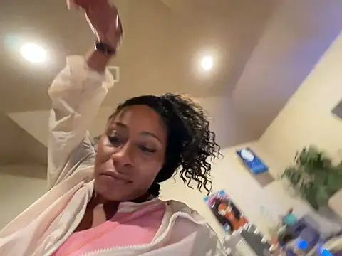 Snapshot of wynterheat chatting on March 13, 2025, 3:33 am wynterheat online show from March 13, 2025, 3:33 am