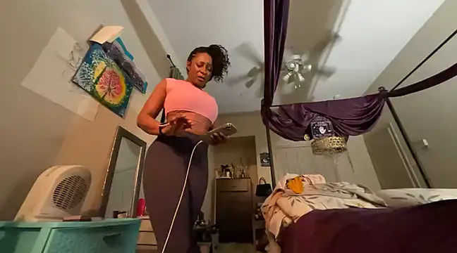 Snapshot of wynterheat chatting on March 13, 2025, 6:37 am wynterheat online show from March 13, 2025, 6:37 am