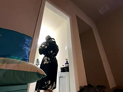 Snapshot of wynterheat chatting on October 19, 2025, 1:17 am wynterheat online show from October 19, 2025, 1:17 am