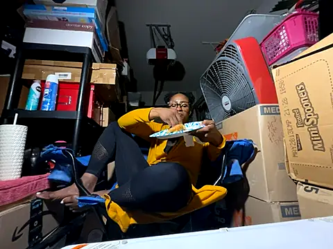 Snapshot of wynterheat chatting on October 27, 2025, 9:24 am wynterheat online show from October 27, 2025, 9:24 am