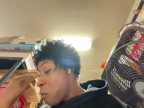 Snapshot of wynterheat chatting on November 10, 2025, 3:27 am wynterheat online show from November 10, 2025, 3:27 am