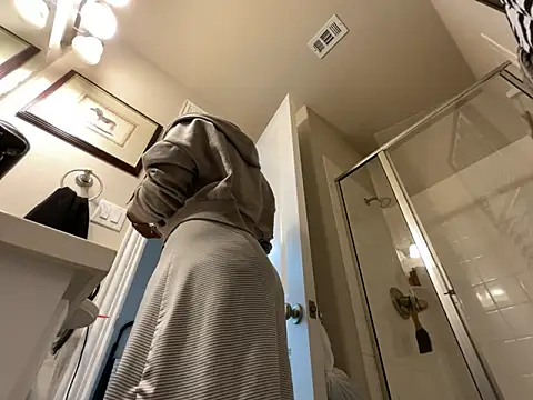 Snapshot of wynterheat chatting on November 12, 2025, 11:25 pm wynterheat online show from November 12, 2025, 11:25 pm