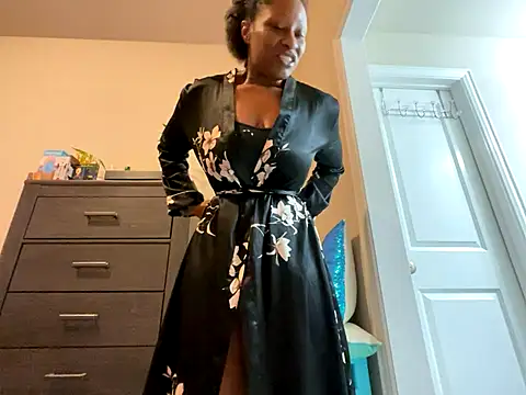 Snapshot of wynterheat chatting on November 15, 2025, 5:38 am wynterheat online show from November 15, 2025, 5:38 am