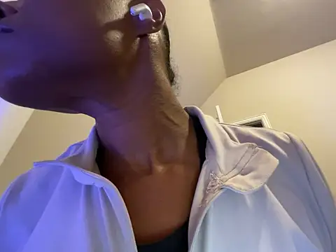 Snapshot of wynterheat chatting on November 16, 2025, 7:03 am wynterheat online show from November 16, 2025, 7:03 am