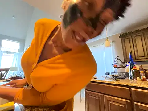 Snapshot of wynterheat chatting on November 19, 2025, 10:21 pm wynterheat online show from November 19, 2025, 10:21 pm