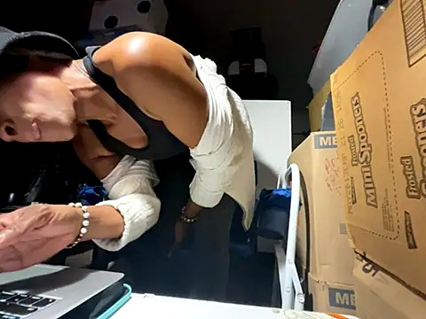 Snapshot of wynterheat chatting on November 29, 2025, 11:19 pm wynterheat online show from November 29, 2025, 11:19 pm