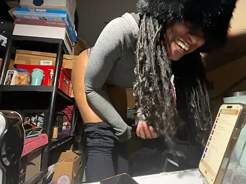 Snapshot of wynterheat chatting on February 7, 2026, 1:04 pm wynterheat online show from February 7, 2026, 1:04 pm