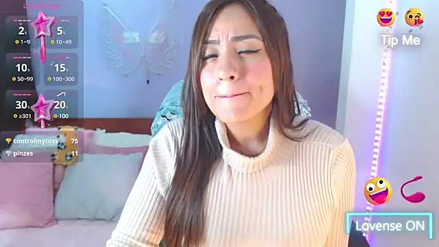 Snapshot of Paulina_627 chatting on December 22, 2024, 9:20 pm Paulina 627 online show from December 22, 2024, 9:20 pm
