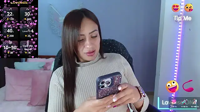 Snapshot of Paulina_627 chatting on January 29, 2025, 3:58 pm Paulina 627 online show from January 29, 2025, 3:58 pm
