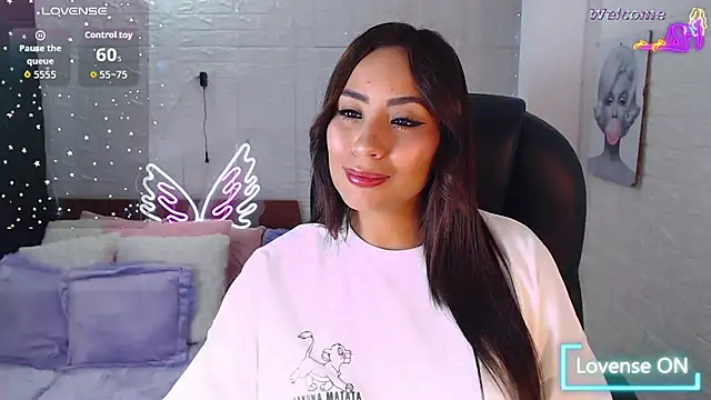 Snapshot of Paulina_627 chatting on June 3, 2026, 4:45 pm Paulina 627 online show from June 3, 2026, 4:45 pm