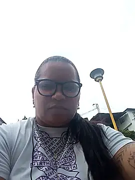 Snapshot of Sikiu_40 chatting on February 21, 2025, 10:37 pm Sikiu 40 online show from February 21, 2025, 10:37 pm