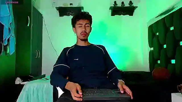 RyanRizzo online show from December 21, 2024, 5:36 am