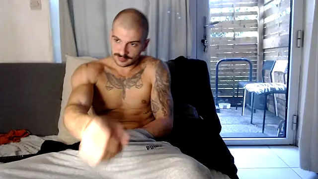 Snapshot of Greyoff chatting on October 4, 2025, 2:15 pm Greyoff online show from October 4, 2025, 2:15 pm