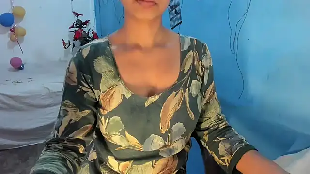 aarjulove online show from February 24, 2026, 2:04 pm