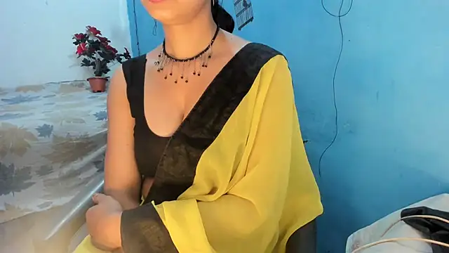 aarjulove online show from March 12, 2026, 2:34 pm