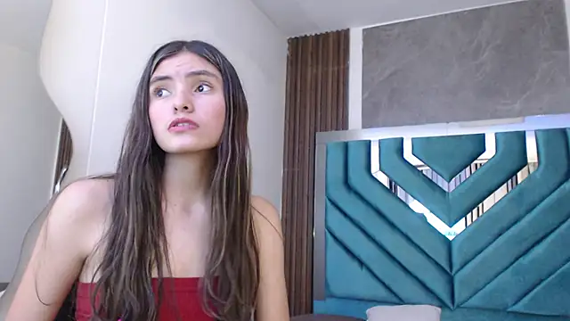 Snapshot of ValeryLargo chatting on January 14, 2025, 12:35 pm ValeryLargo online show from January 14, 2025, 12:35 pm