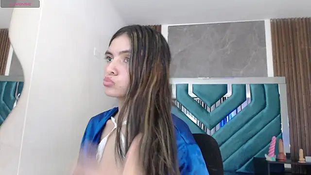 Snapshot of ValeryLargo chatting on January 25, 2025, 6:57 pm ValeryLargo online show from January 25, 2025, 6:57 pm