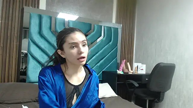 Snapshot of ValeryLargo chatting on March 15, 2025, 12:24 pm ValeryLargo online show from March 15, 2025, 12:24 pm