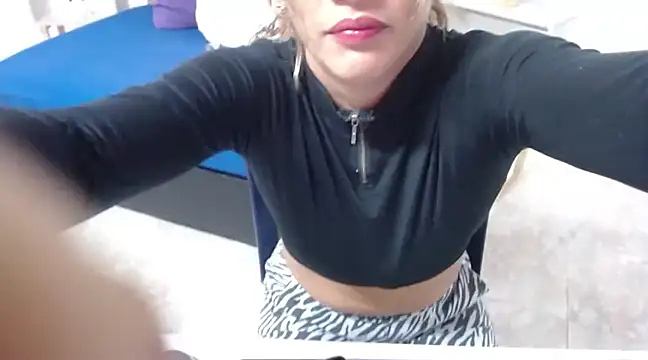 Suxxxy  online show from January 12, 2025, 1:42 am