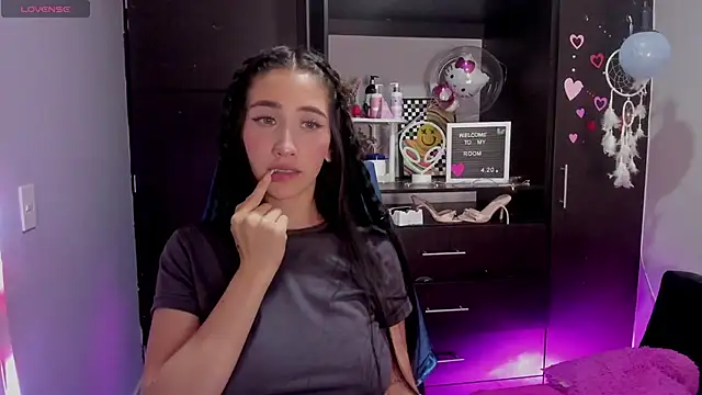 Emilytafur online show from January 16, 2026, 12:58 am