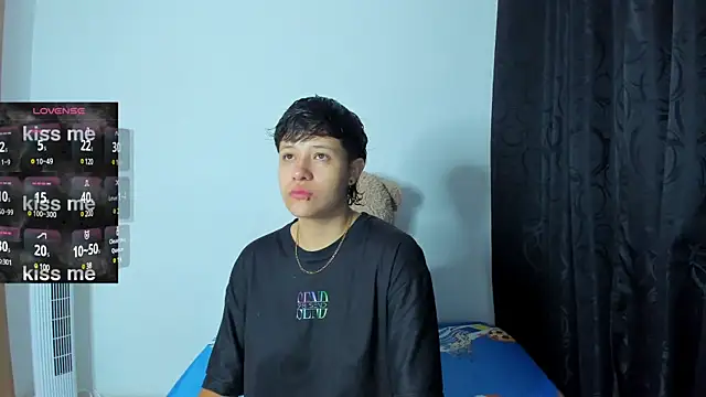 Snapshot of violet_casper_ chatting on December 21, 2024, 10:28 am violet casper online show from December 21, 2024, 10:28 am