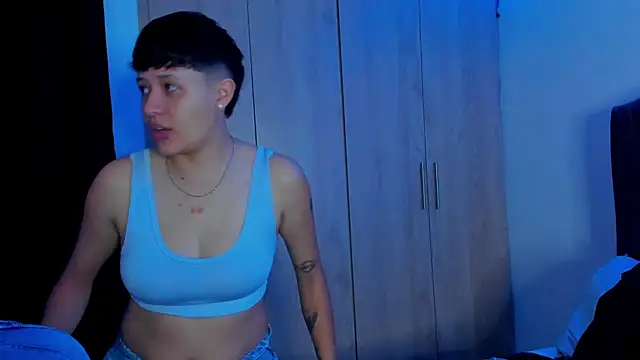 Snapshot of violet_casper_ chatting on February 19, 2025, 10:20 pm violet casper online show from February 19, 2025, 10:20 pm