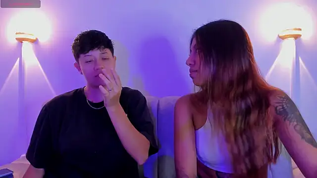 violet casper  online show from November 10, 2025, 7:07 am