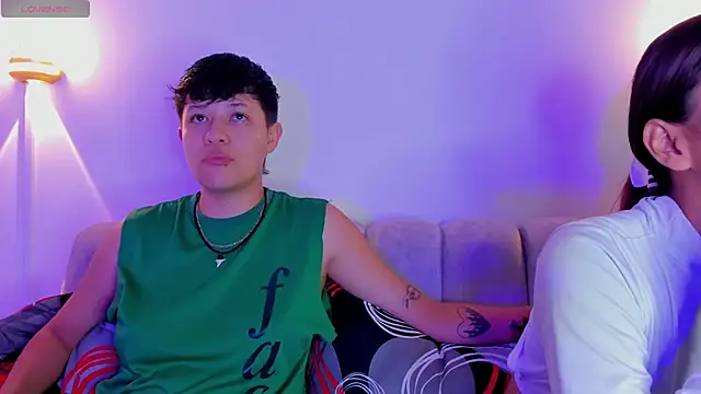 violet casper  online show from November 13, 2025, 6:34 am