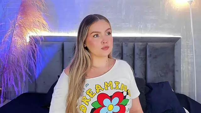 Snapshot of GaiaBaker chatting on October 27, 2025, 1:04 pm GaiaBaker online show from October 27, 2025, 1:04 pm