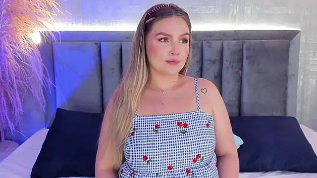 Snapshot of GaiaBaker chatting on October 31, 2025, 4:19 pm GaiaBaker online show from October 31, 2025, 4:19 pm