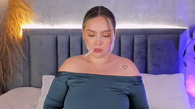 Snapshot of GaiaBaker chatting on February 6, 2026, 4:43 pm GaiaBaker online show from February 6, 2026, 4:43 pm