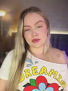 Snapshot of GaiaBaker chatting on February 11, 2026, 10:09 am GaiaBaker online show from February 11, 2026, 10:09 am