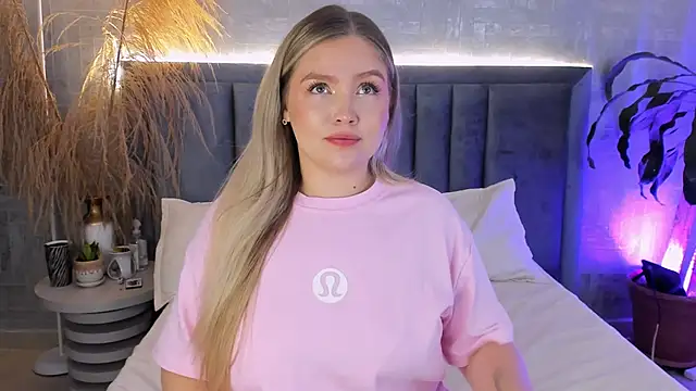 Snapshot of GaiaBaker chatting on February 15, 2026, 11:41 am GaiaBaker online show from February 15, 2026, 11:41 am