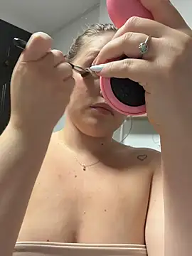 Snapshot of GaiaBaker chatting on February 25, 2026, 5:44 pm GaiaBaker online show from February 25, 2026, 5:44 pm