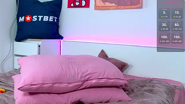 Snapshot of Marikamoon chatting on December 4, 2024, 3:21 pm Marikamoon online show from December 4, 2024, 3:21 pm