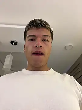 Snapshot of Logan_smith1 chatting on March 18, 2025, 11:31 pm Logan smith1 online show from March 18, 2025, 11:31 pm