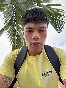 Snapshot of Logan_smith1 chatting on October 7, 2025, 7:33 pm Logan smith1 online show from October 7, 2025, 7:33 pm