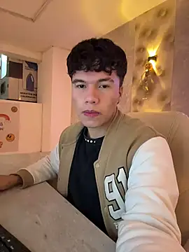 Snapshot of Logan_smith1 chatting on October 23, 2025, 5:40 am Logan smith1 online show from October 23, 2025, 5:40 am