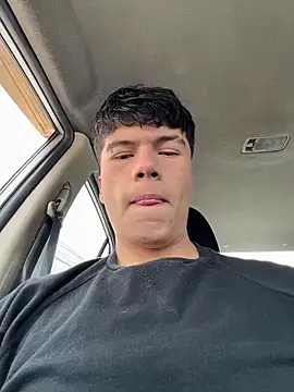 Snapshot of Logan_smith1 chatting on October 28, 2025, 6:32 pm Logan smith1 online show from October 28, 2025, 6:32 pm