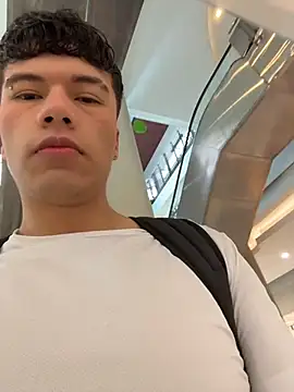 Snapshot of Logan_smith1 chatting on November 6, 2025, 7:26 pm Logan smith1 online show from November 6, 2025, 7:26 pm